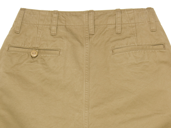 ナイジェルケーボン(NIGEL CABOURN)のベーシックミリタリーチノ